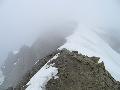 Gerinc tura, 3300 m fltt. Az egyre viharosodo szel apro jegkristlyokat vgott az arcomnak